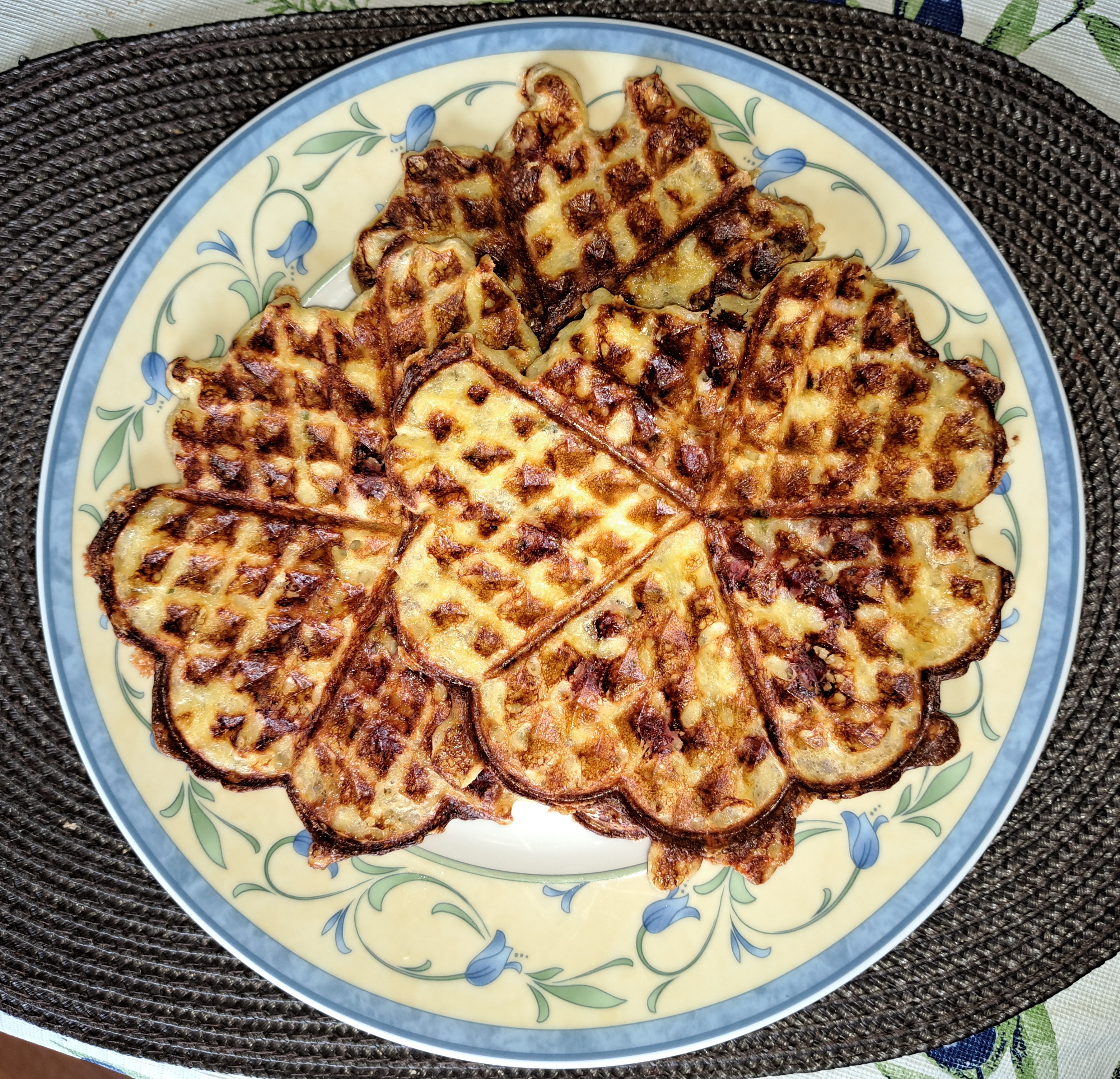 Quark Waffeln mit Käse und Schinken
